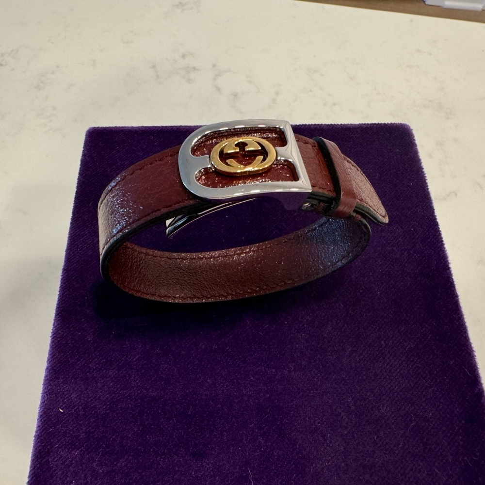 Gucci Burgundy Leather Watch in Purple and Gold Box - Picture 5 of 7